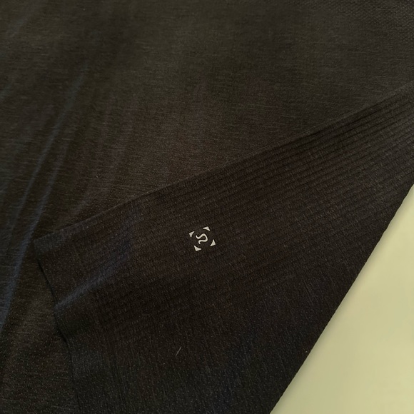 Lululemon Metal Vent 1.0 Black T-Shirt Size Medium - Picture 2 of 3